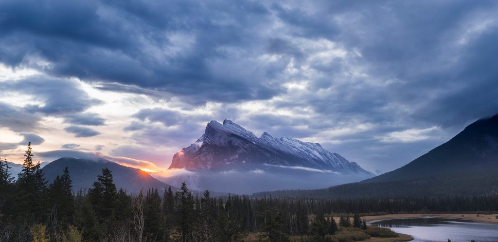 First light of the day, Vermilion Lakes