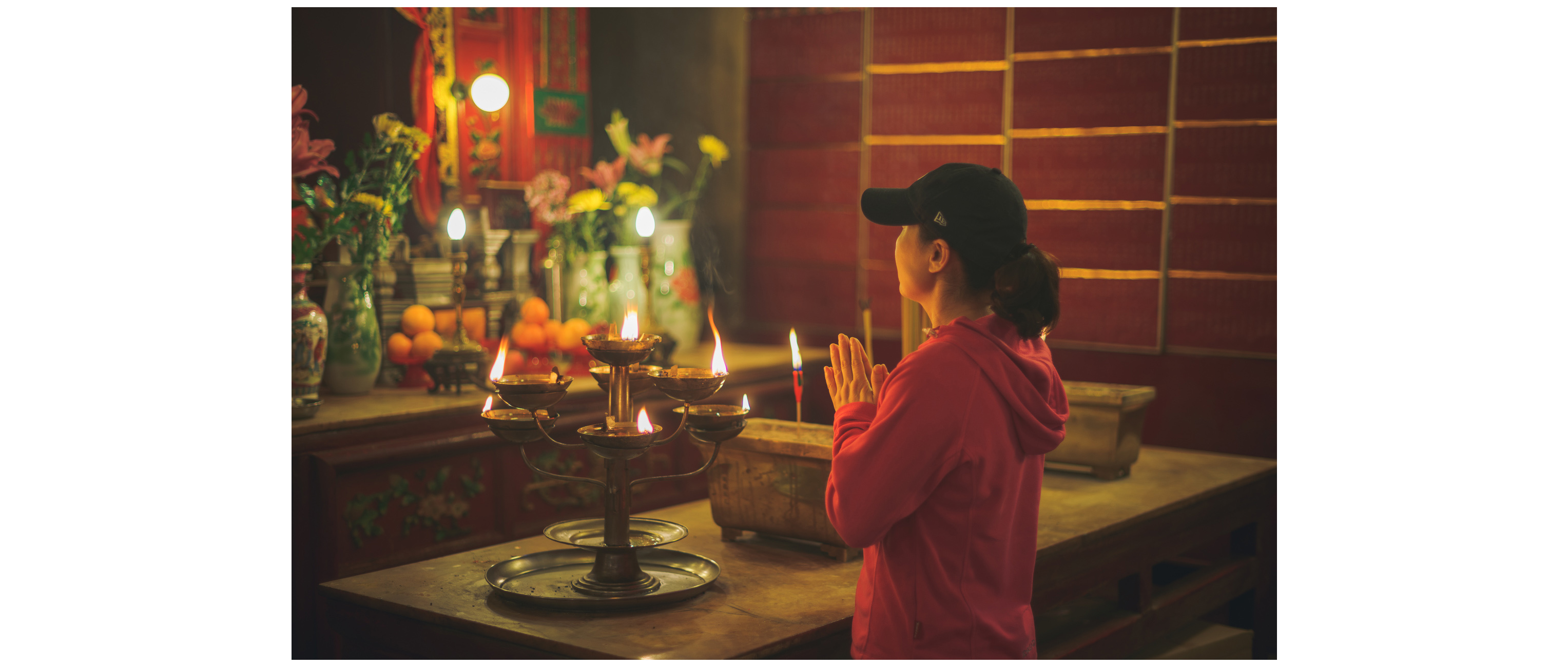 Man Mo Temple, Hong Kong street portrait photography