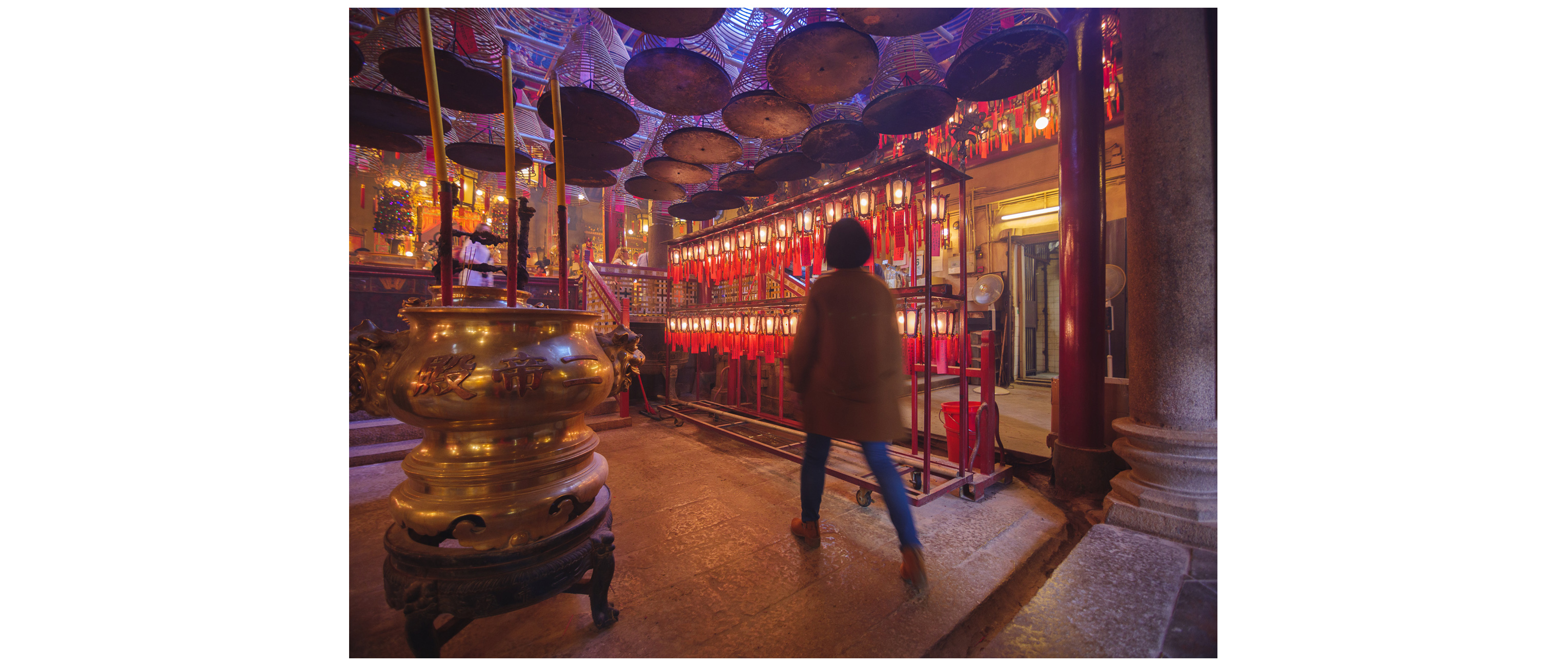 Man Mo Temple, Hong Kong street portrait photography