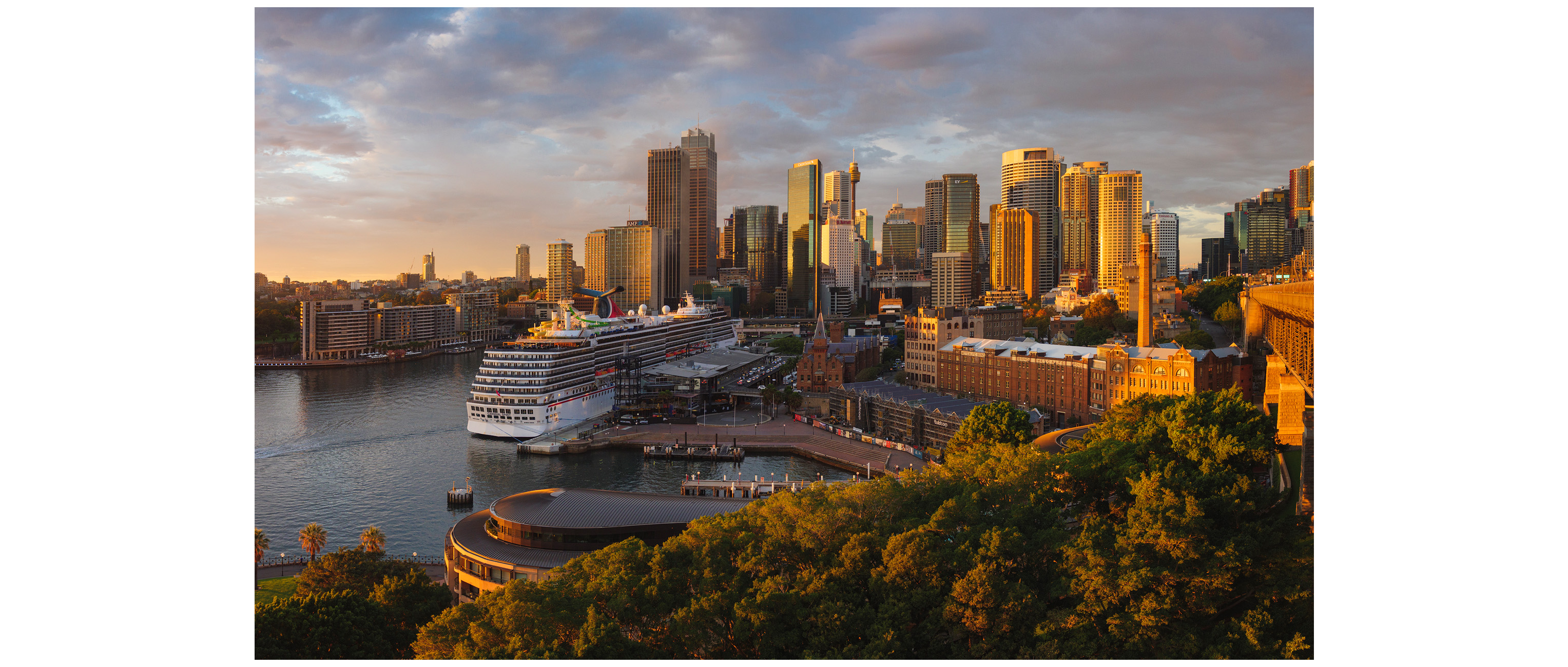 Sydney skyline and harbor view